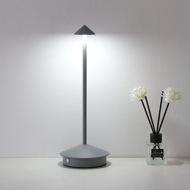 MP PIUS Rechargeable LED Table Lamp