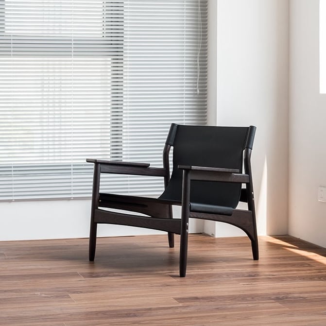 Kazue - Solid Ash Wood & Microfiber Leather Armchair ｜ Reading Chair