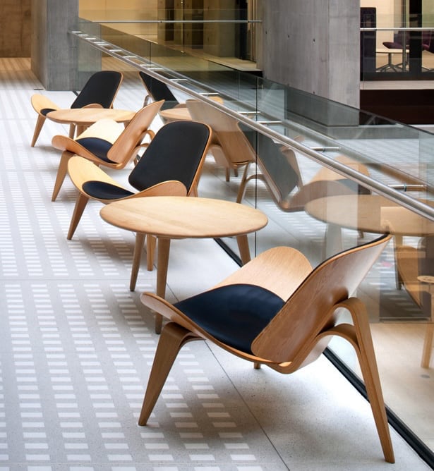 MP Shell Chair - Classic Lounge Chair | Reading Chair in Leather