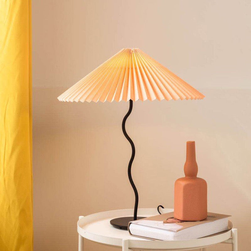 H54 Miho Pleated S Table Lamp