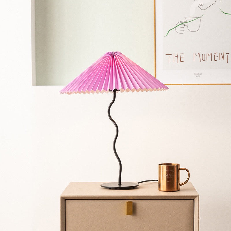 H54 Miho Pleated S Table Lamp